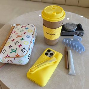 قاب گوشی آیفون lemon rhode به همراه پک اورجینال و لیپ گلاس